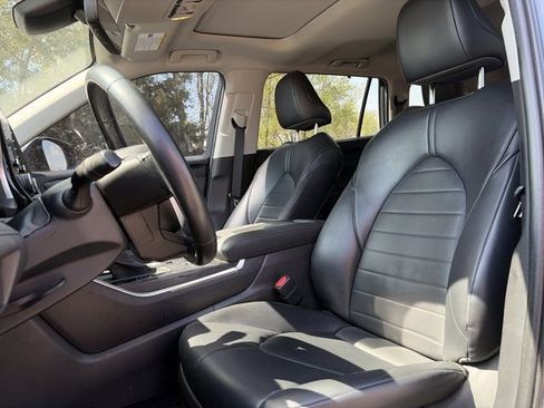Used 2022 Toyota Highlander XLE image 15