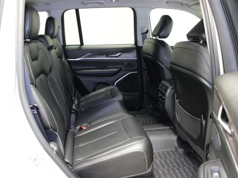Used 2023 Jeep Grand Cherokee 4WD 4xe image 16
