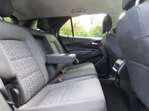 Used 2022 Chevrolet Equinox LT image 17