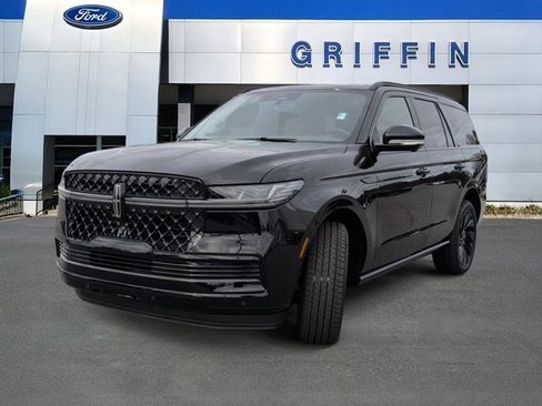 New 2025 Lincoln Navigator Reserve w/ Jet Appearance Package image 11