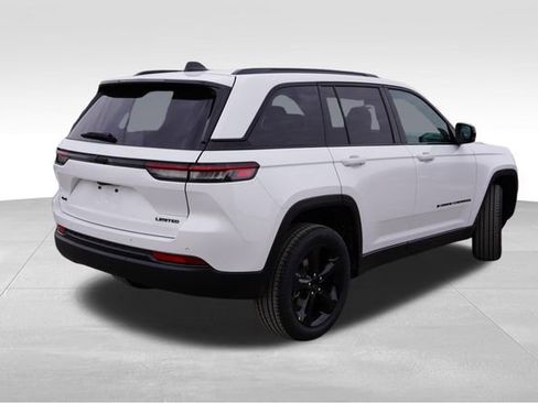 New 2025 Jeep Grand Cherokee Limited image 3