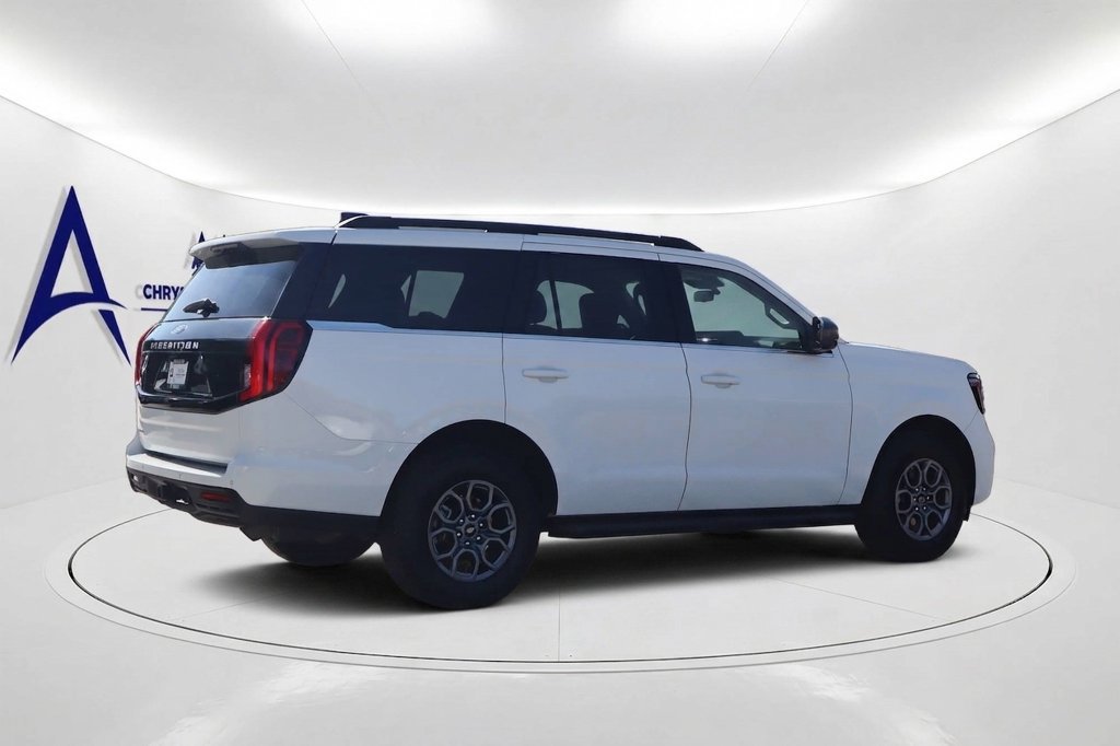 Used 2025 Ford Expedition Active AWD/4WD image 4