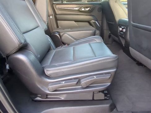 Used 2024 GMC Yukon XL Denali image 31