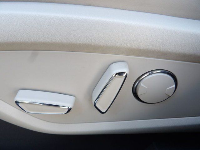 Used 2020 Lincoln Nautilus Reserve w/ Equipment Group 201A FWD image 15