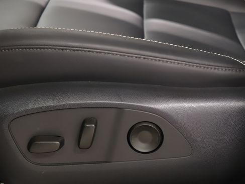Used 2025 GMC Acadia Elevation w/ Elevation Premium Package AWD/4WD image 22