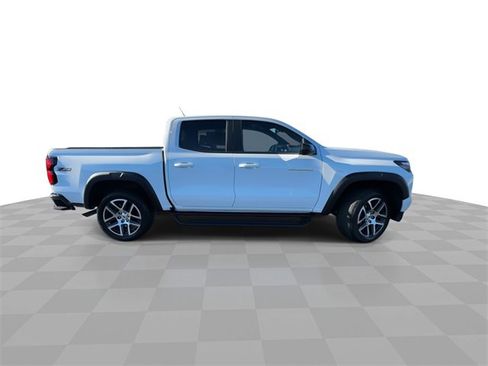 Used 2024 Chevrolet Colorado Z71 w/ Z71 Convenience Package 2 image 9