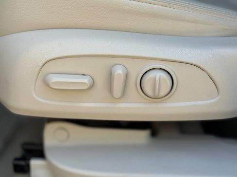 Used 2023 GMC Acadia Denali image 25