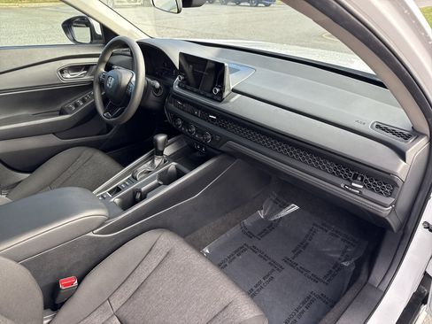Used 2024 Honda Accord EX image 33