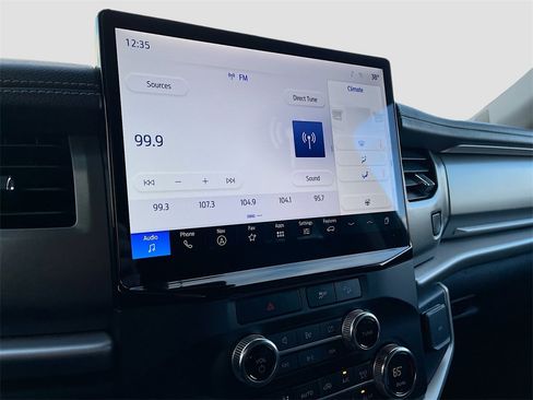 Used 2023 Ford Expedition Max XLT image 15