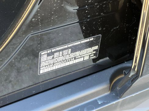 New 2025 BMW 530i xDrive w/ Premium Package image 28