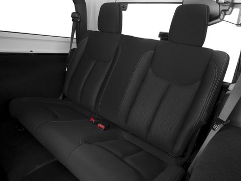 Used 2018 Jeep Wrangler Sahara w/ Connectivity Group AWD/4WD image 8