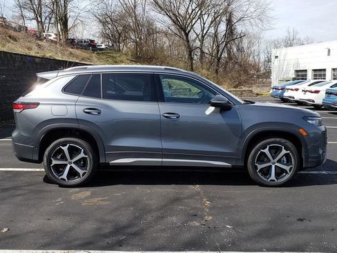 New 2026 Volkswagen Tiguan SE AWD/4WD image 2