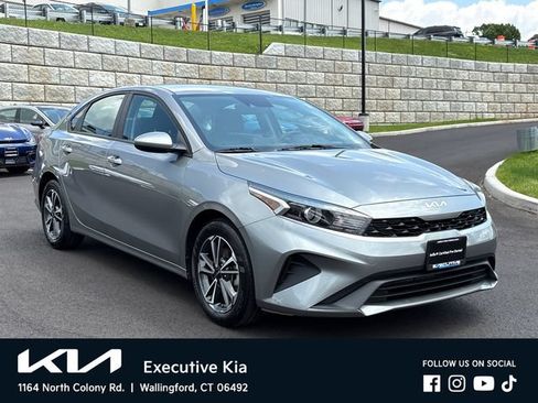 Certified 2023 Kia Forte LXS FWD image 5