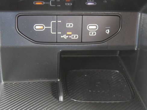 Certified 2025 Kia Sorento S FWD image 39