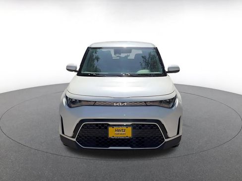 Used 2025 Kia Soul LX w/ LX Technology Package FWD image 4