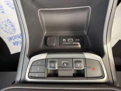 Used 2024 GMC Terrain SLT AWD/4WD image 20