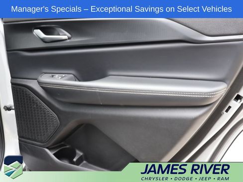 Used 2024 Jeep Grand Cherokee L Laredo AWD/4WD image 11