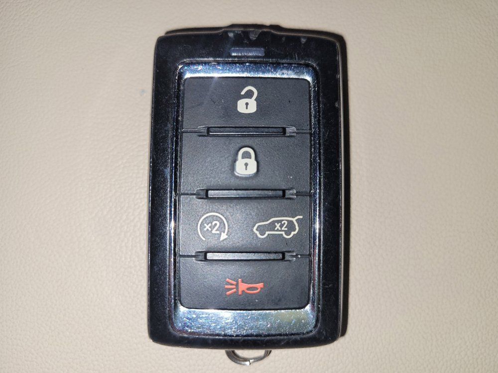 Used 2023 Jeep Grand Cherokee Limited w/ Trailer Tow Prep Group (B) AWD/4WD image 32