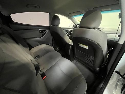 Used 2016 Hyundai Elantra SE FWD image 12
