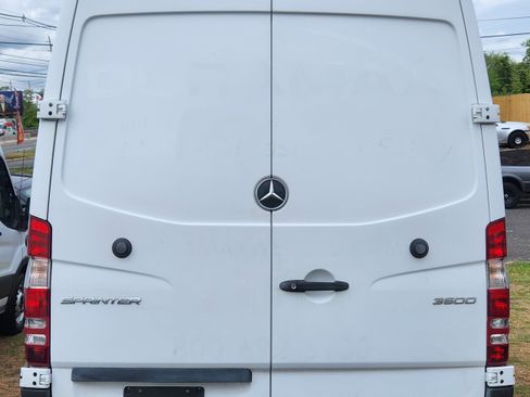 Used 2018 Mercedes-Benz Sprinter 3500 image 5