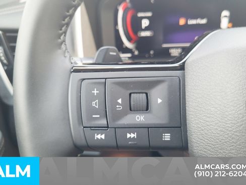 Used 2025 Nissan Rogue SL AWD/4WD image 30