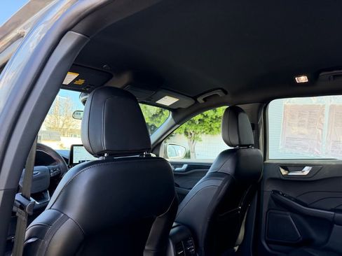 Used 2025 Ford Escape ST-Line image 17