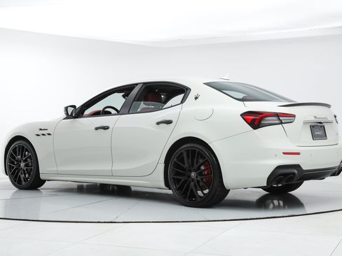 Certified 2023 Maserati Ghibli Modena RWD image 3