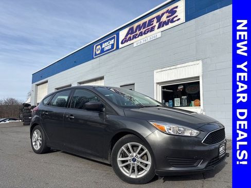Used 2018 Ford Focus SE image 1