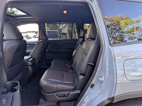 Used 2024 Honda Passport Black Edition image 12