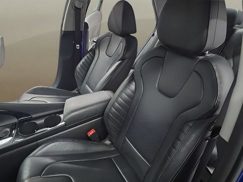 Certified 2025 Hyundai Elantra Limited FWD image 14