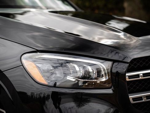 Used 2022 Mercedes-Benz GLS 450 4MATIC w/ AMG Line Exterior image 8