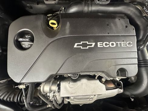 Used 2017 Chevrolet Cruze Premier image 3