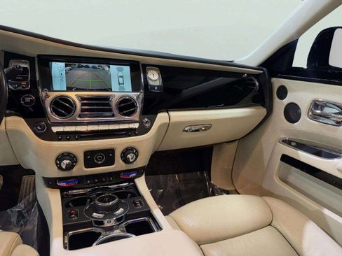 Used 2015 Rolls-Royce Ghost image 33
