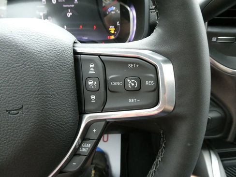 New 2026 RAM 2500 Laramie AWD/4WD image 23