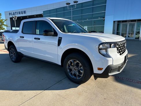 New 2025 Ford Maverick XLT w/ XLT Luxury Package image 7