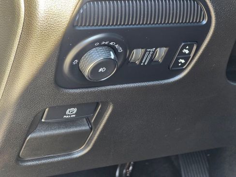 Used 2023 Jeep Wagoneer Series II image 38