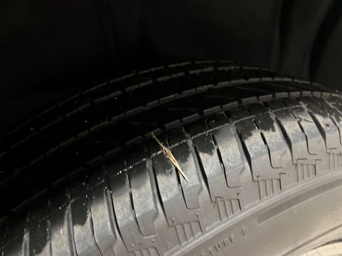 Used 2023 Chevrolet Traverse LT image 11