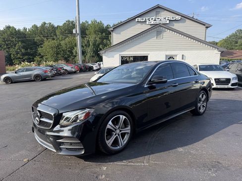Used 2017 Mercedes-Benz E 300 4MATIC image 1