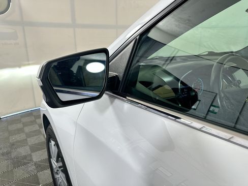 Used 2022 Chevrolet Equinox Premier AWD/4WD image 10