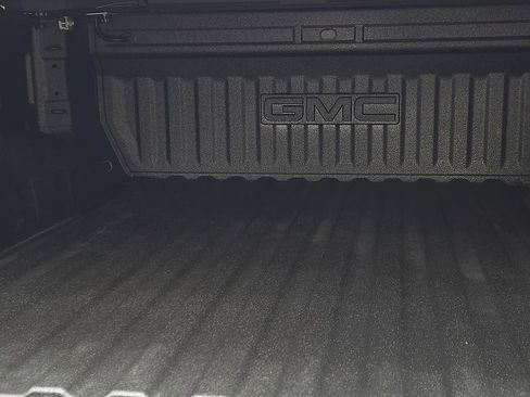 Used 2025 GMC Sierra 1500 SLT w/ SLT Premium Plus Package image 9