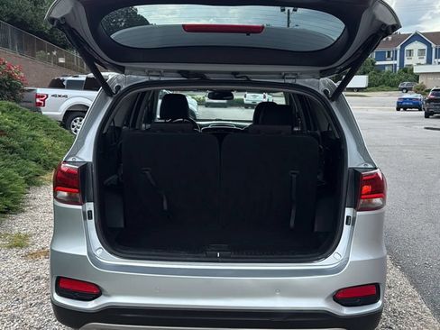 Used 2019 Kia Sorento EX FWD image 11