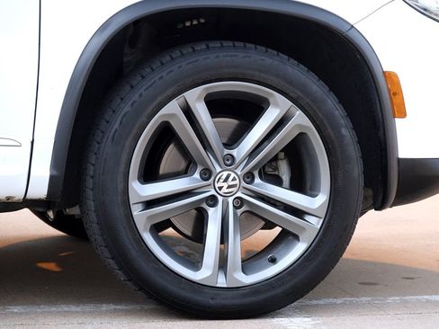 Used 2017 Volkswagen Tiguan Sport image 30