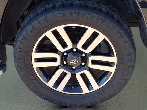 Used 2015 Toyota 4Runner Limited image 32