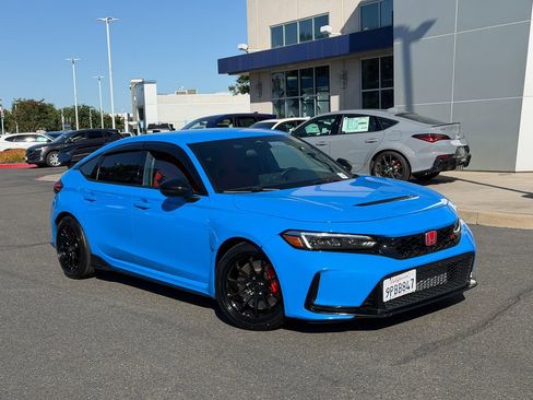 Used 2025 Honda Civic Type R image 2