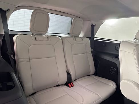 New 2025 Lincoln Aviator 2WD image 25