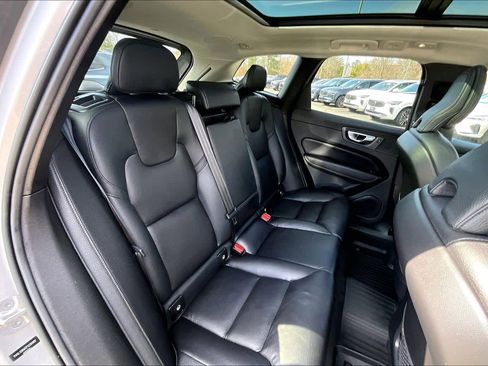 Certified 2023 Volvo XC60 B5 Plus w/ Climate Package image 19