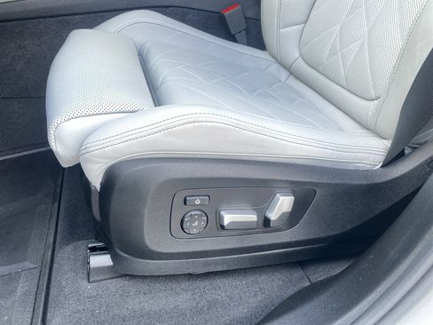 Used 2024 BMW X5 xDrive40i w/ M Sport Package AWD/4WD image 12