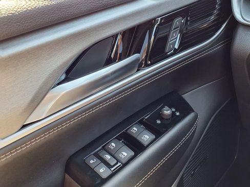 New 2026 Jeep Grand Wagoneer 4WD image 18