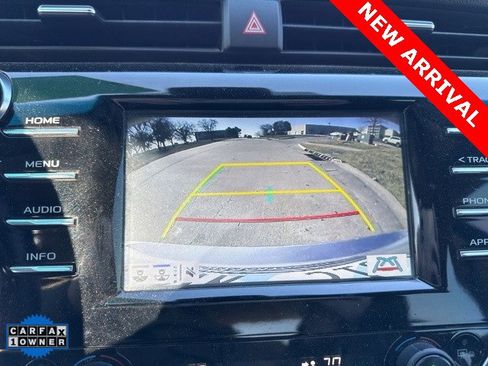 Used 2018 Toyota Camry XSE image 12