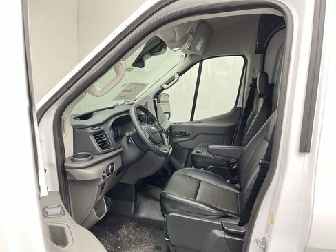 New 2026 Ford Transit 250 148 Medium Roof Extended AWD image 3